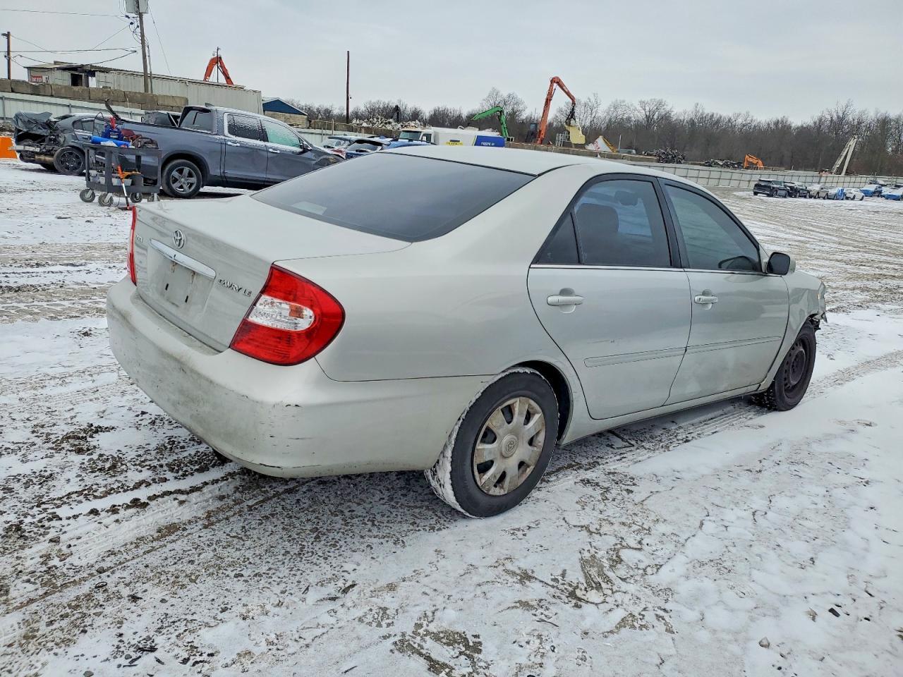 2004 Toyota Camry Le - Image 3