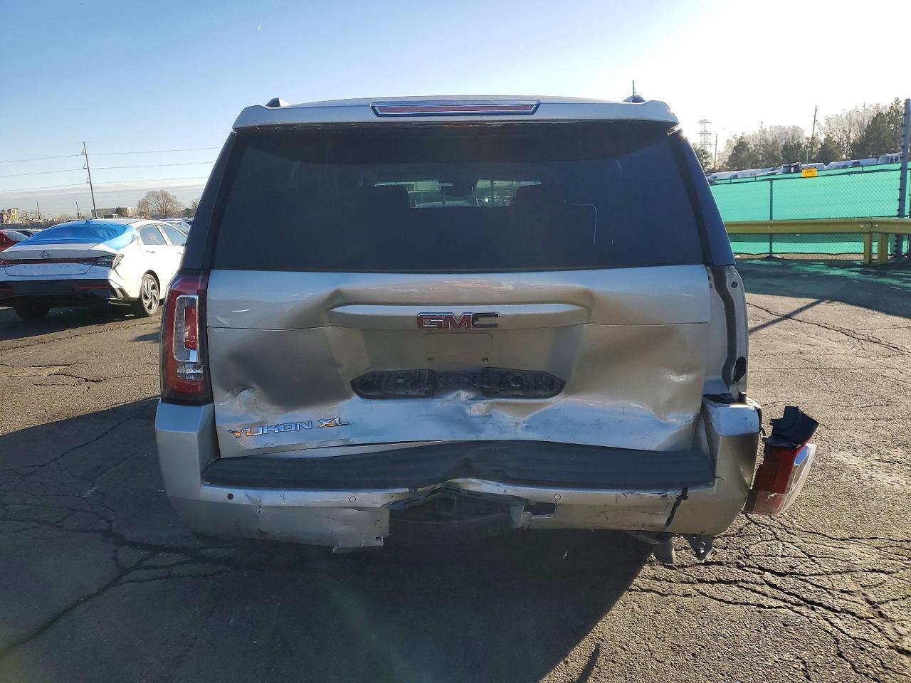 2016 GMC Yukon Xl K1500 Slt - Image 6
