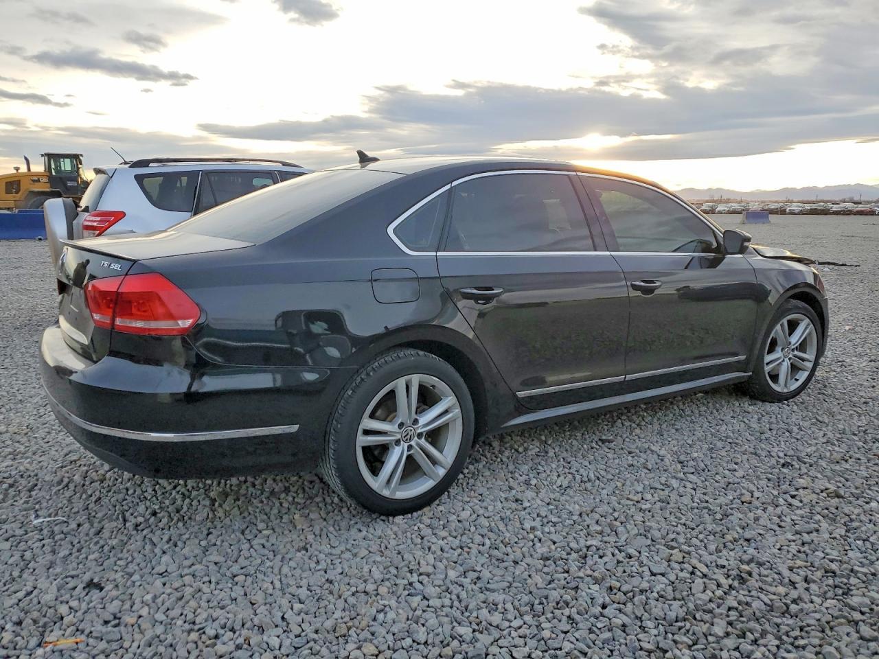 2014 Volkswagen Passat Sel - Image 3