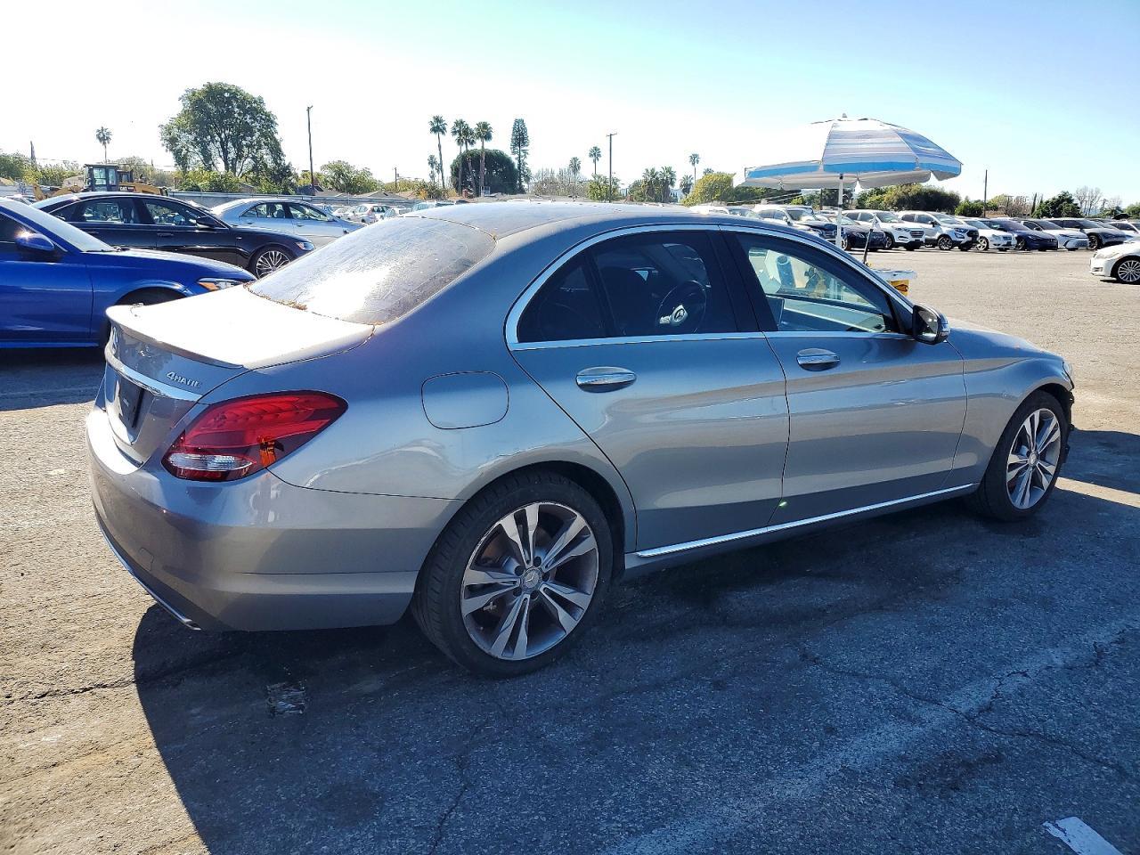 2016 Mercedes-Benz C 300 4Matic - Image 3