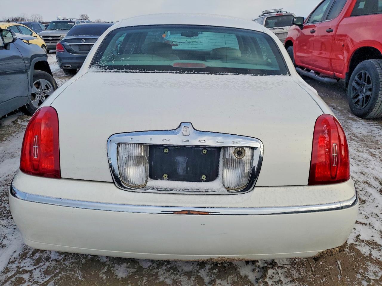 1998 Lincoln Town Car Signature - Image 6