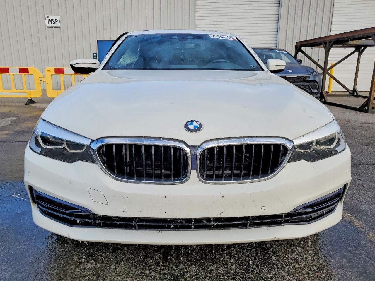 2020 BMW 530E - Фото 5