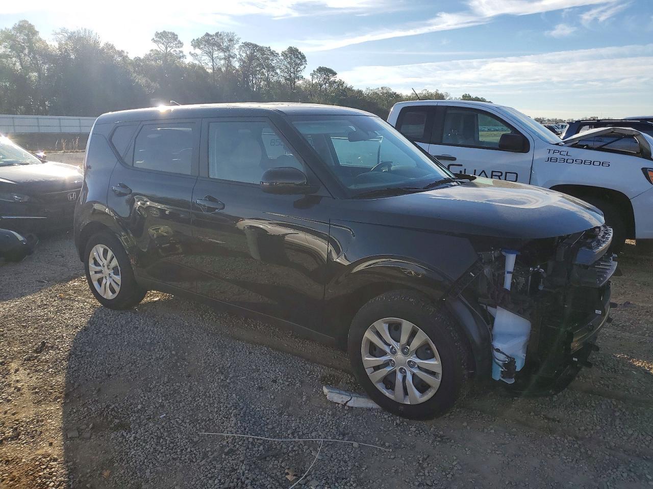 2025 Kia Soul Lx - Image 4
