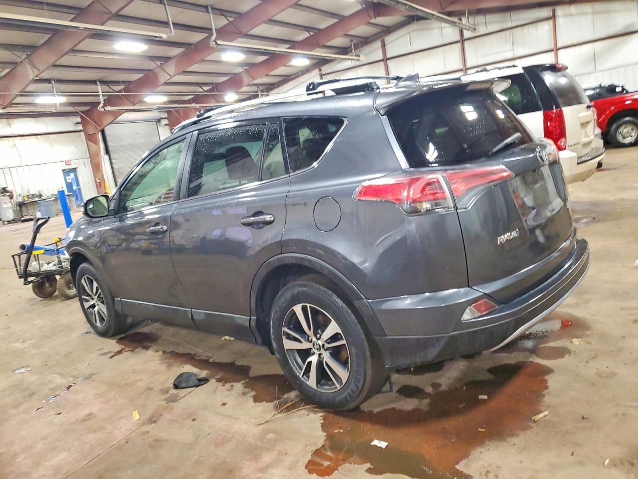 2017 Toyota Rav4 Xle - Image 2