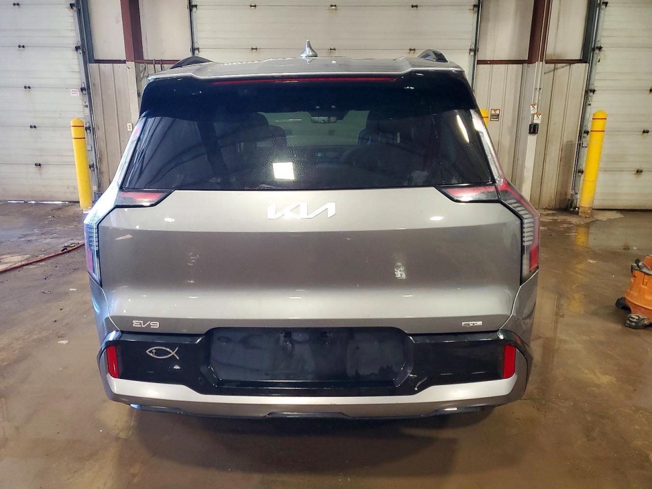 2024 Kia Ev9 Gt Line - Image 6