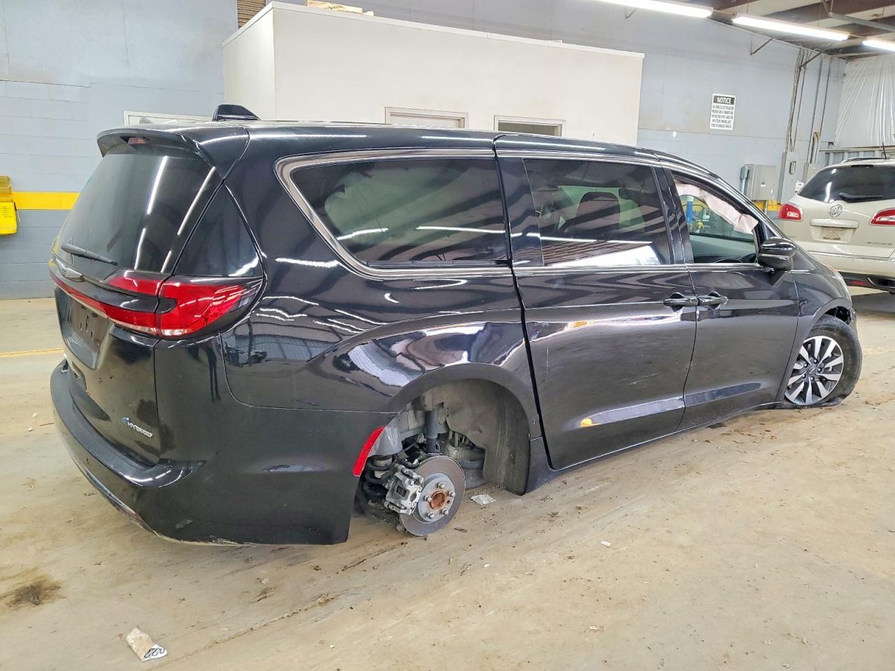 2024 Chrysler Pacifica Hybrid Select - Фото 3