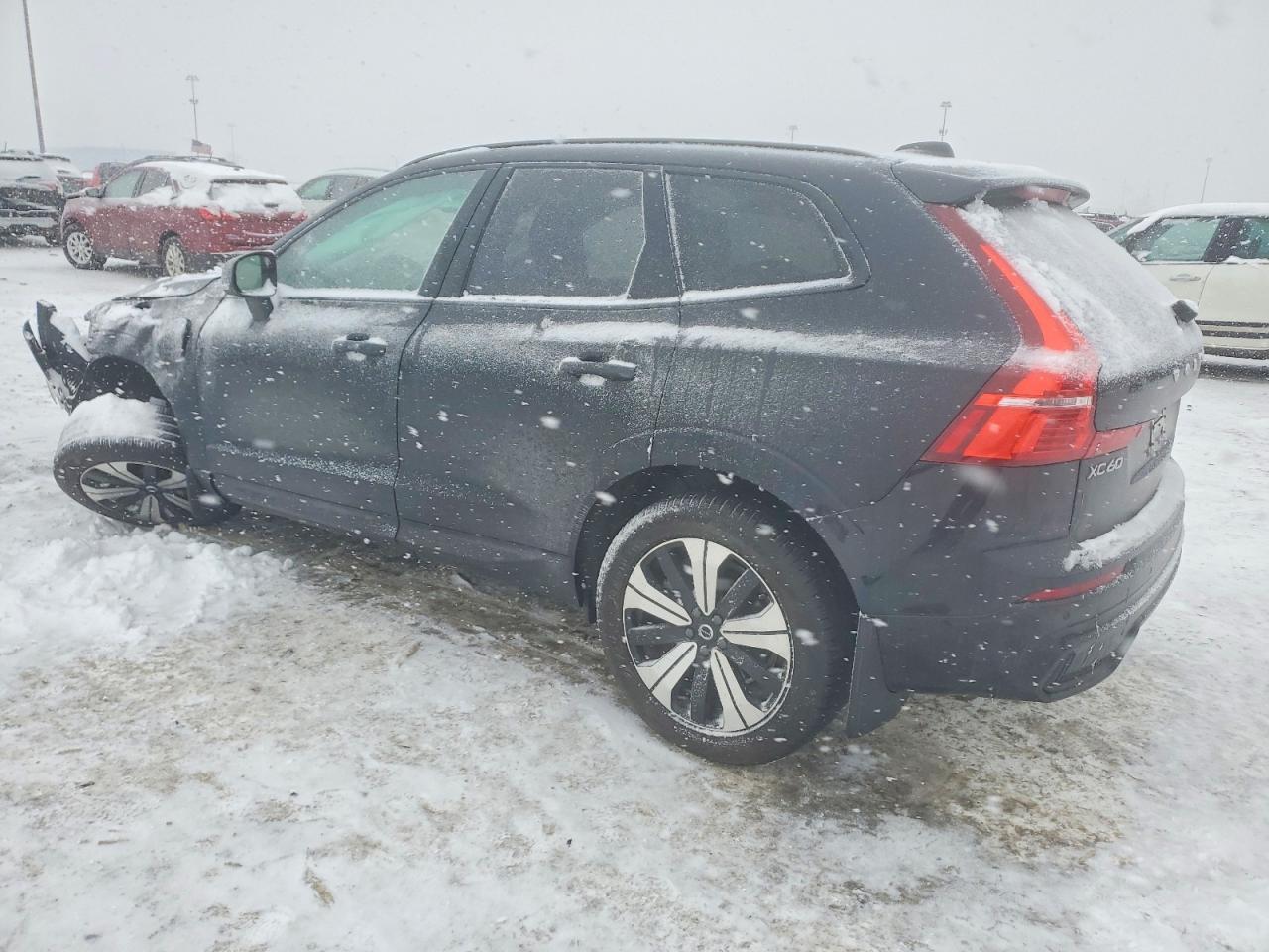 2025 Volvo Xc60 Plus - Фото 2