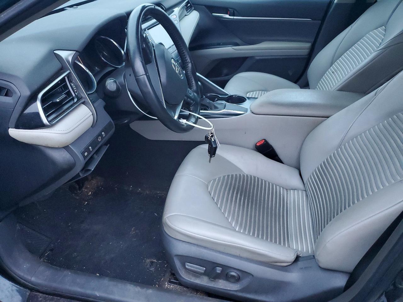 2020 Toyota Camry Se - Image 7