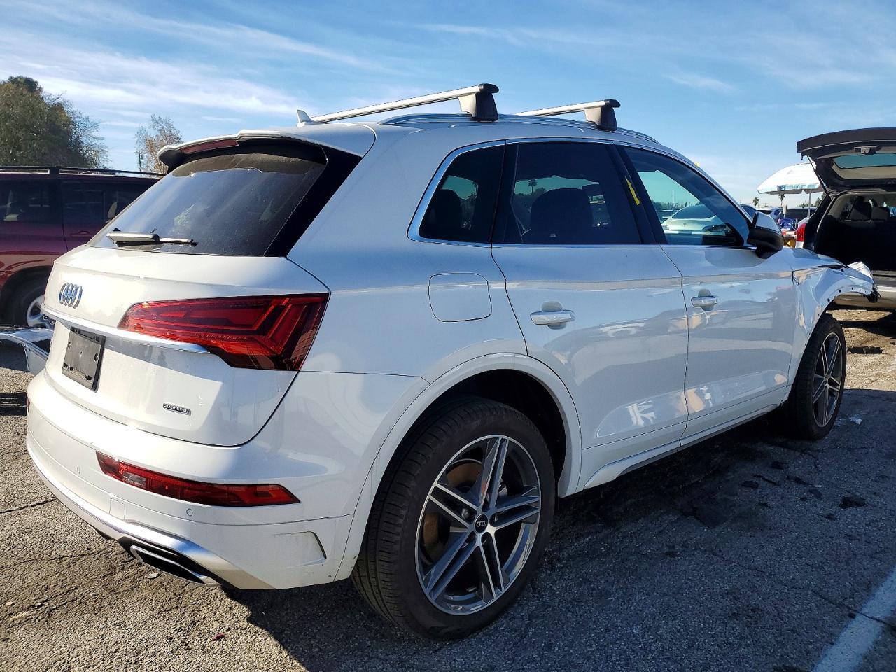 2024 Audi Q5 E Premium 55 - Фото 3