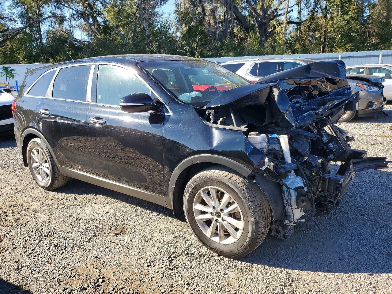 2019 Kia Sorento L - Image 4