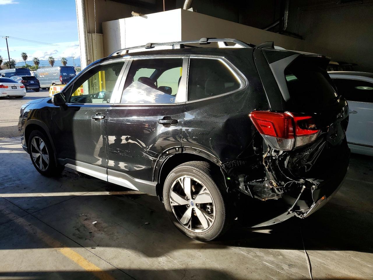 2021 Subaru Forester Touring - Фото 2