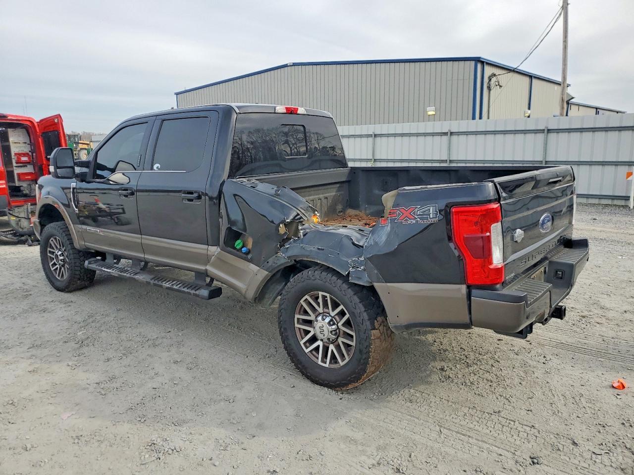 2019 Ford F250 Super Duty - Фото 2