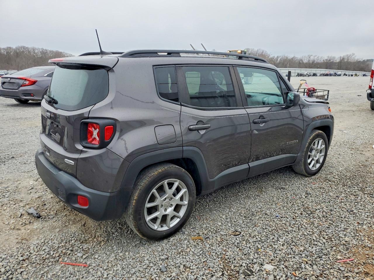 2021 Jeep Renegade Latitude - Фото 3