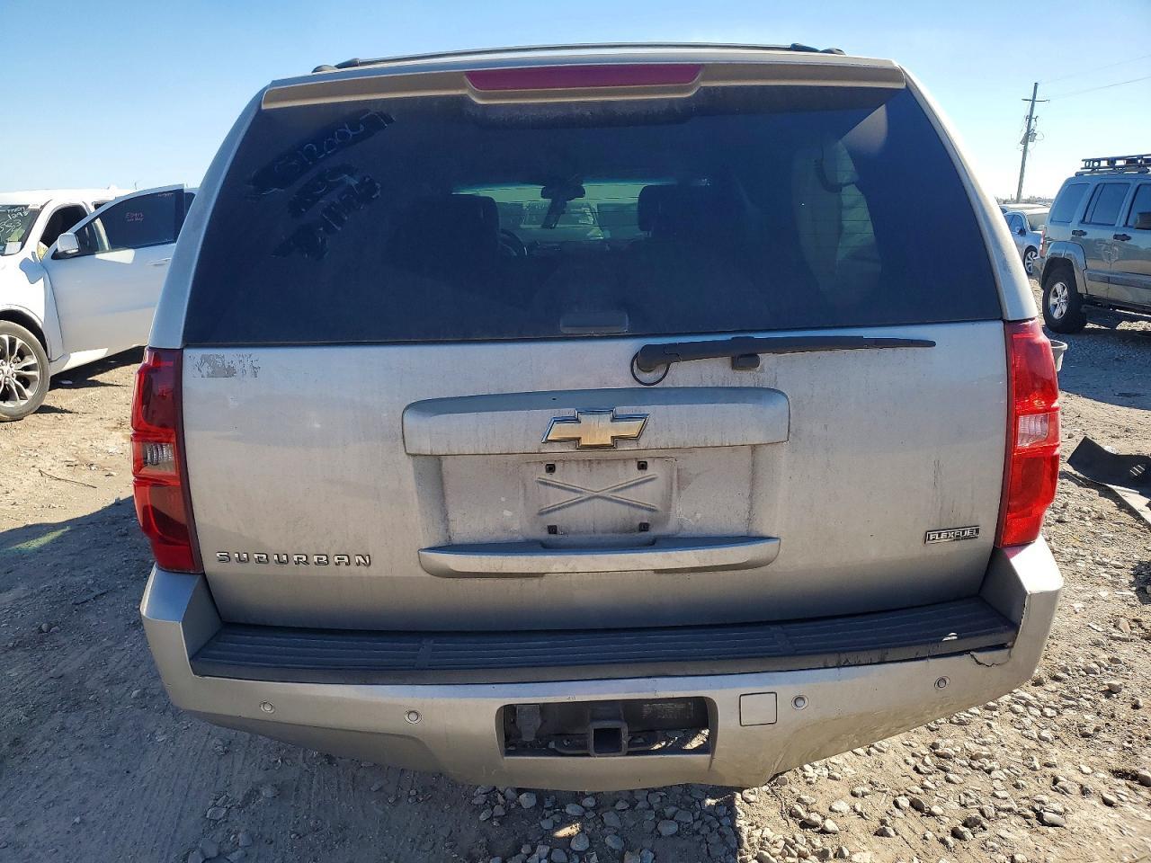 2007 Chevrolet Suburban C1500 - Image 6