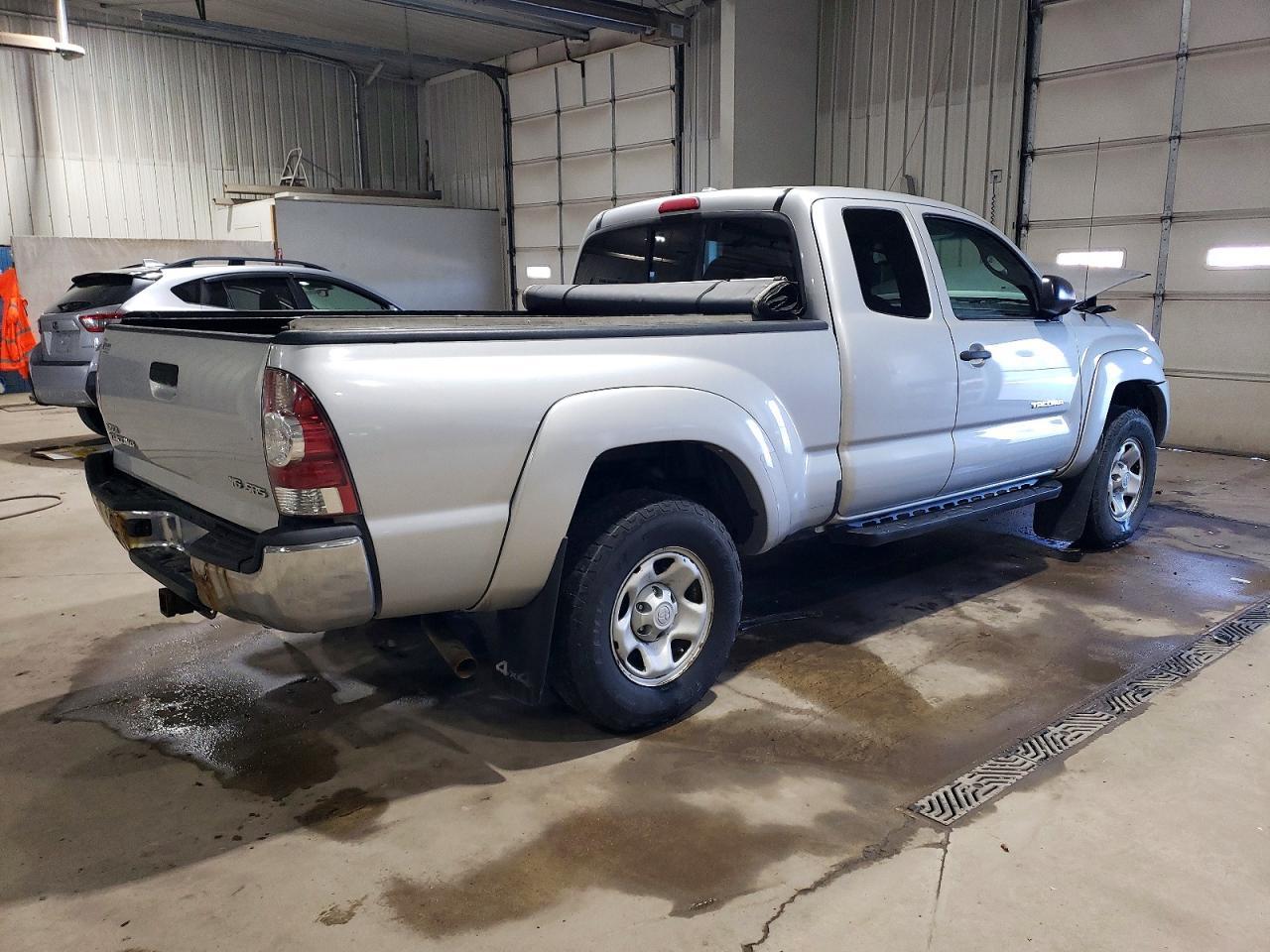 2010 Toyota Tacoma Access Cab - Image 3