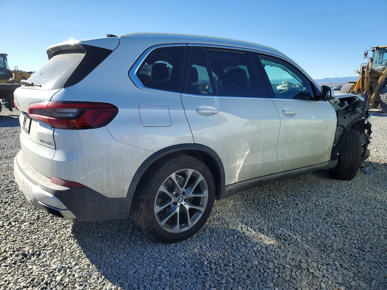 2019 BMW X5 xDrive50I - Image 3
