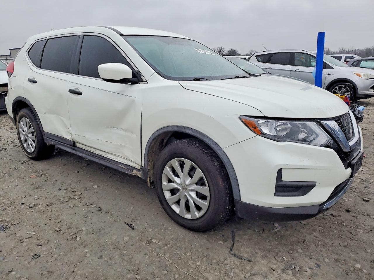 2017 Nissan Rogue S - Фото 4