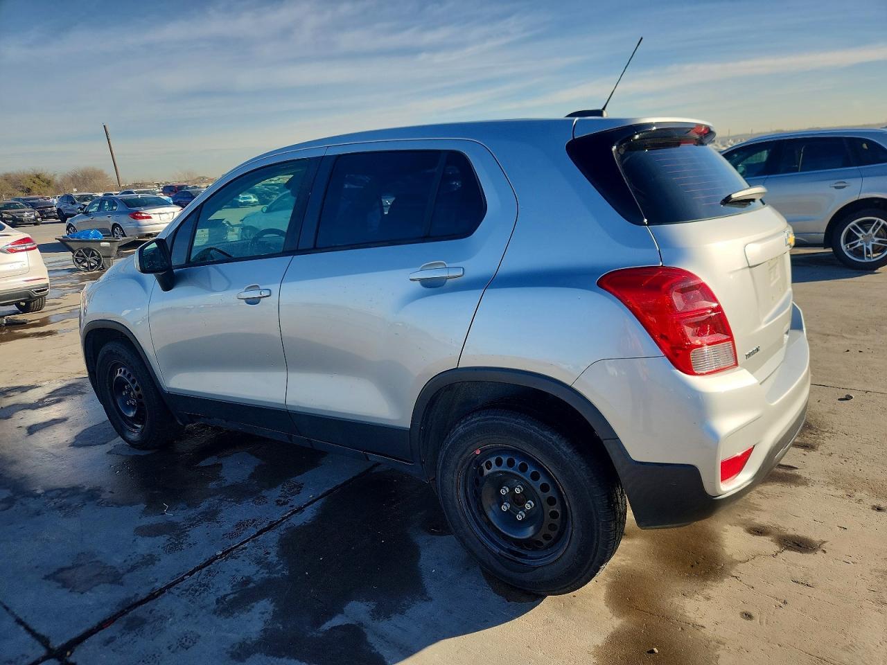 2018 Chevrolet Trax Ls - Фото 2