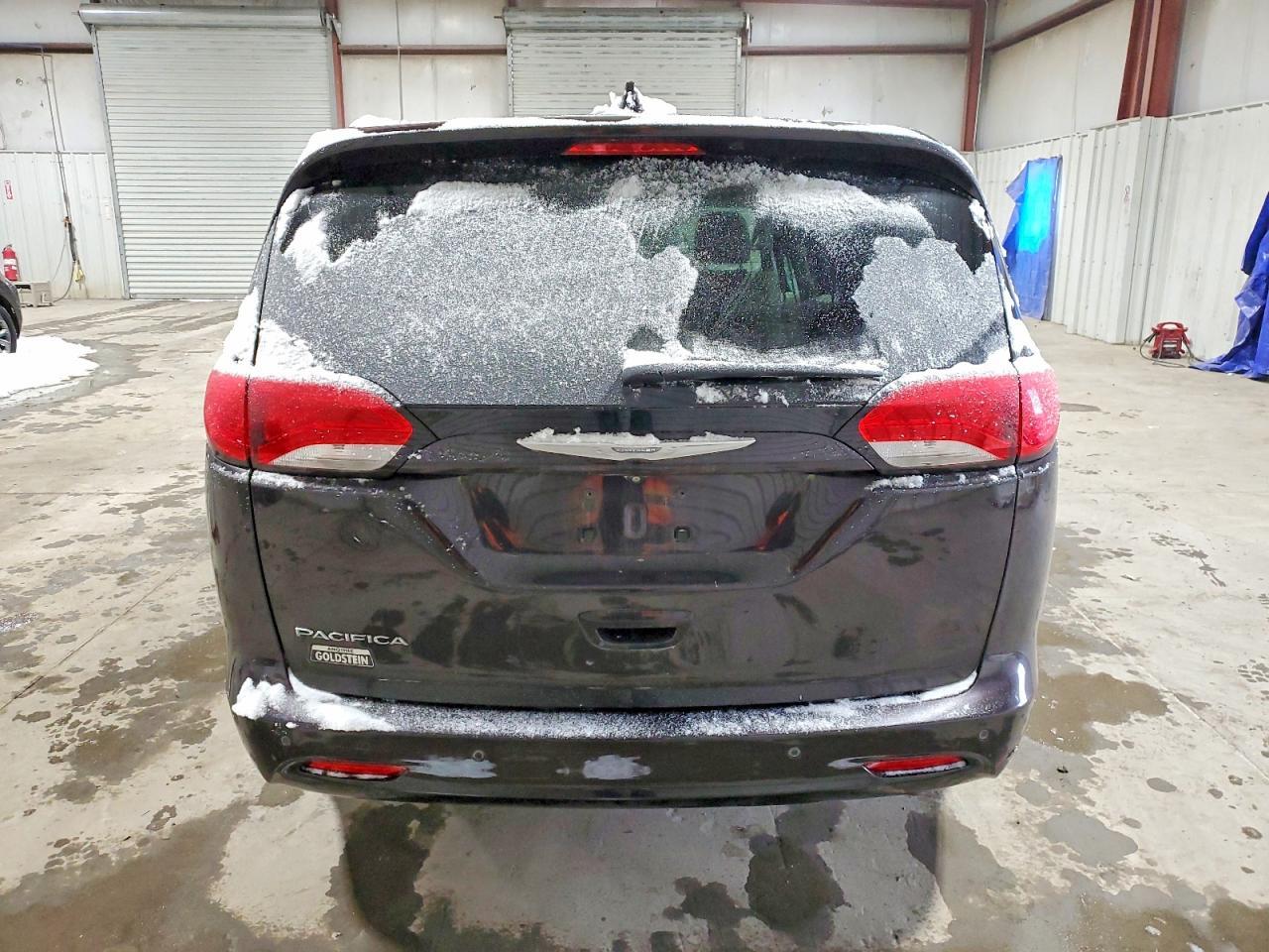 2017 Chrysler Pacifica Touring - Image 6