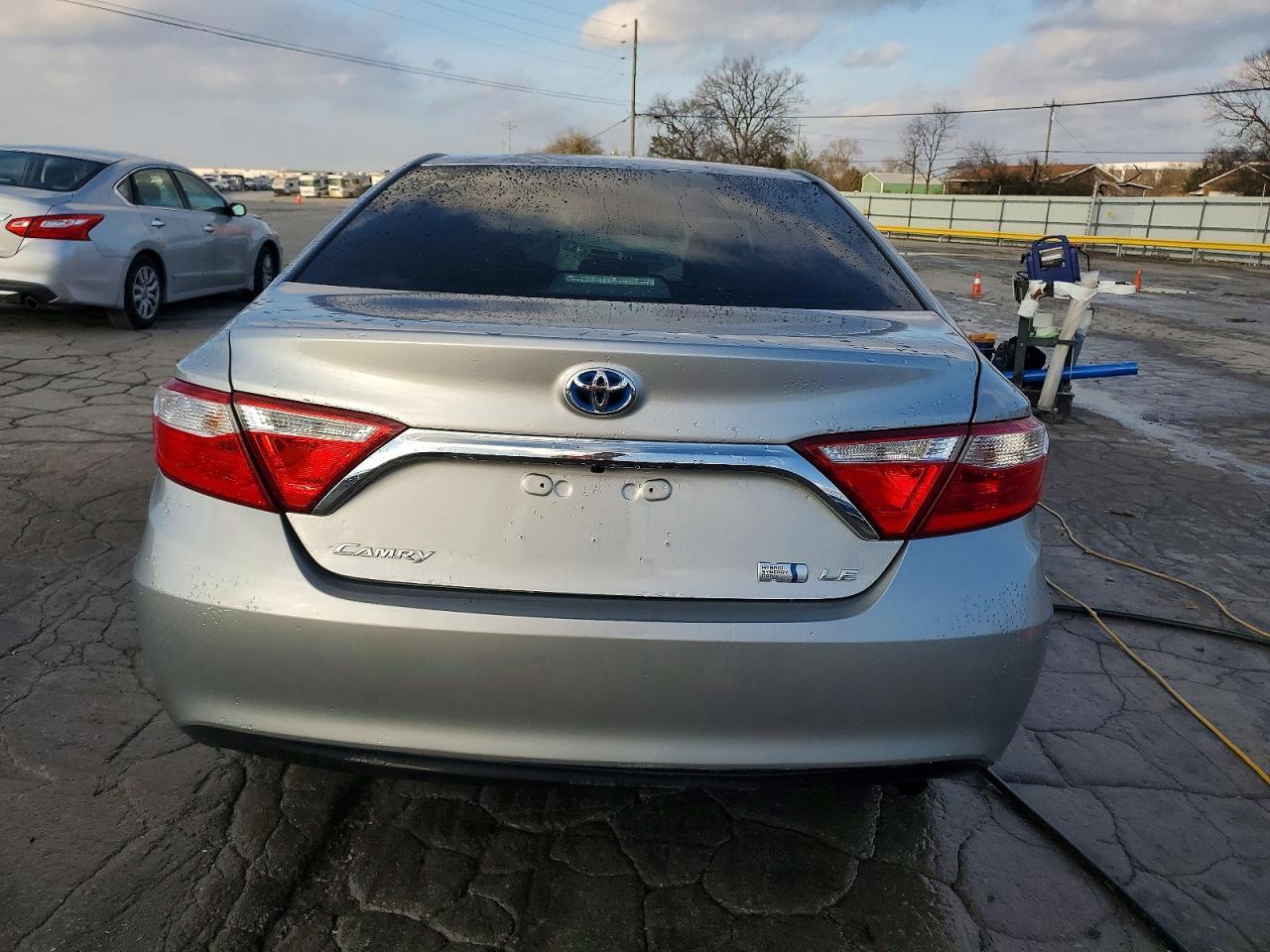 2016 Toyota Camry Hybrid - Фото 6