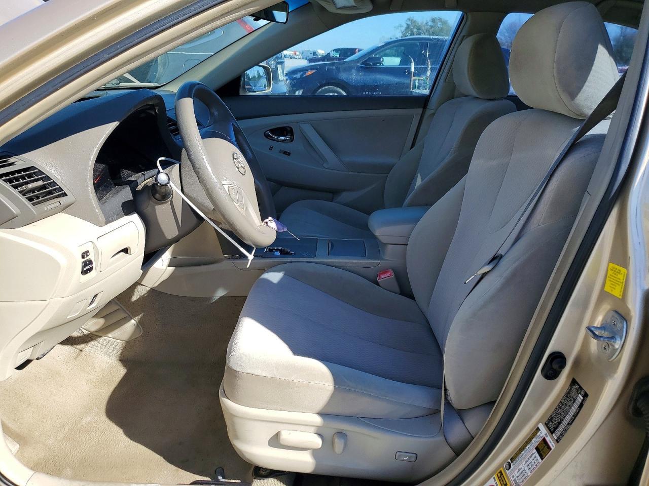 2011 Toyota Camry - Фото 7