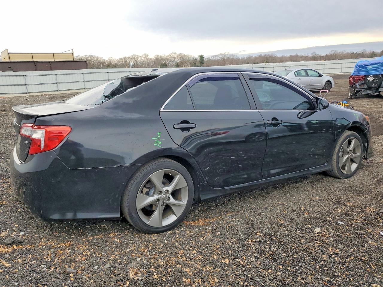 2012 Toyota Camry - Фото 3