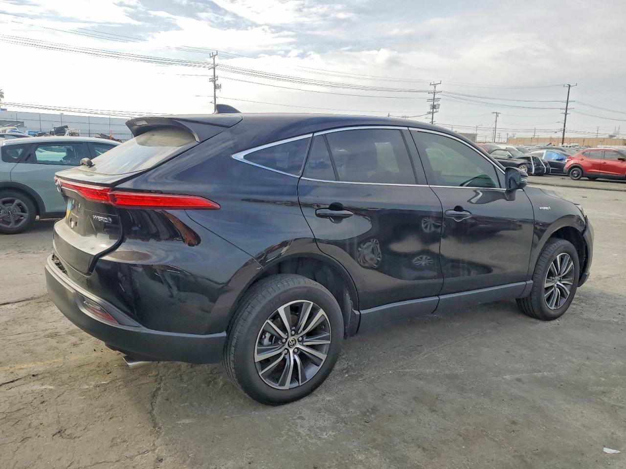 2021 Toyota Venza Le - Фото 3