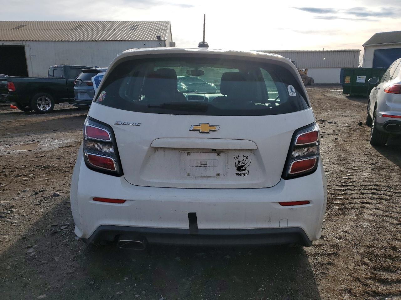 2017 Chev Sonic - Image 6