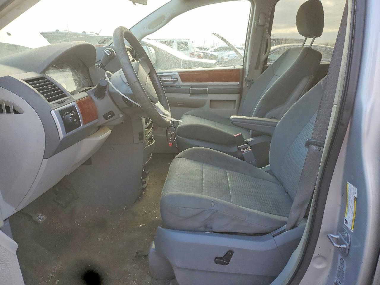 2009 Chrysler Town & Country Touring - Фото 7