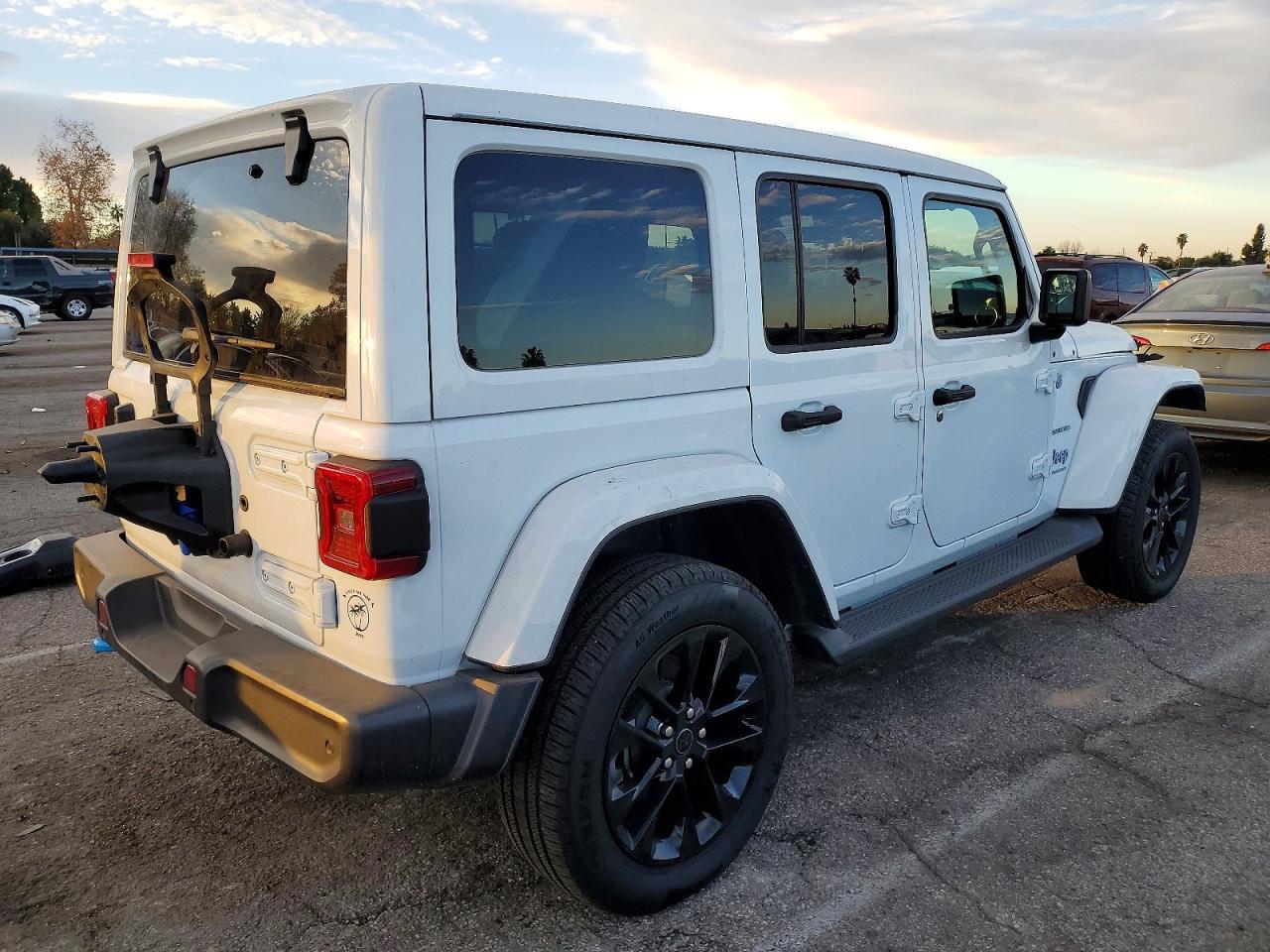2024 Jeep Wrangler Sahara 4Xe - Фото 3