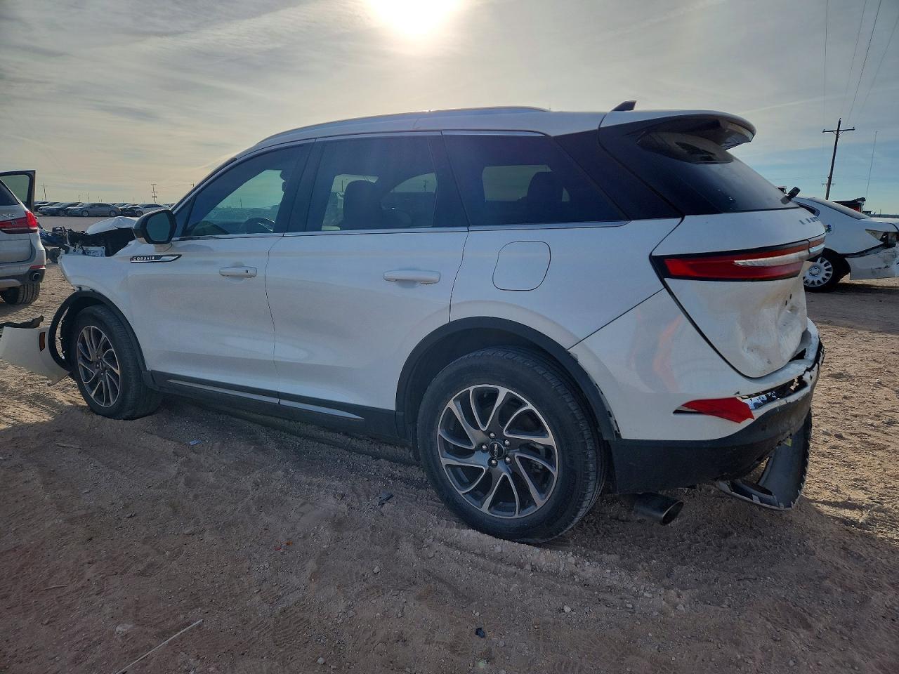 2022 Lincoln Corsair - Фото 2