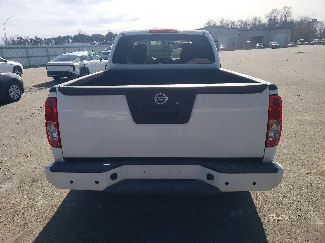 2018 Nissan Frontier S - Image 6