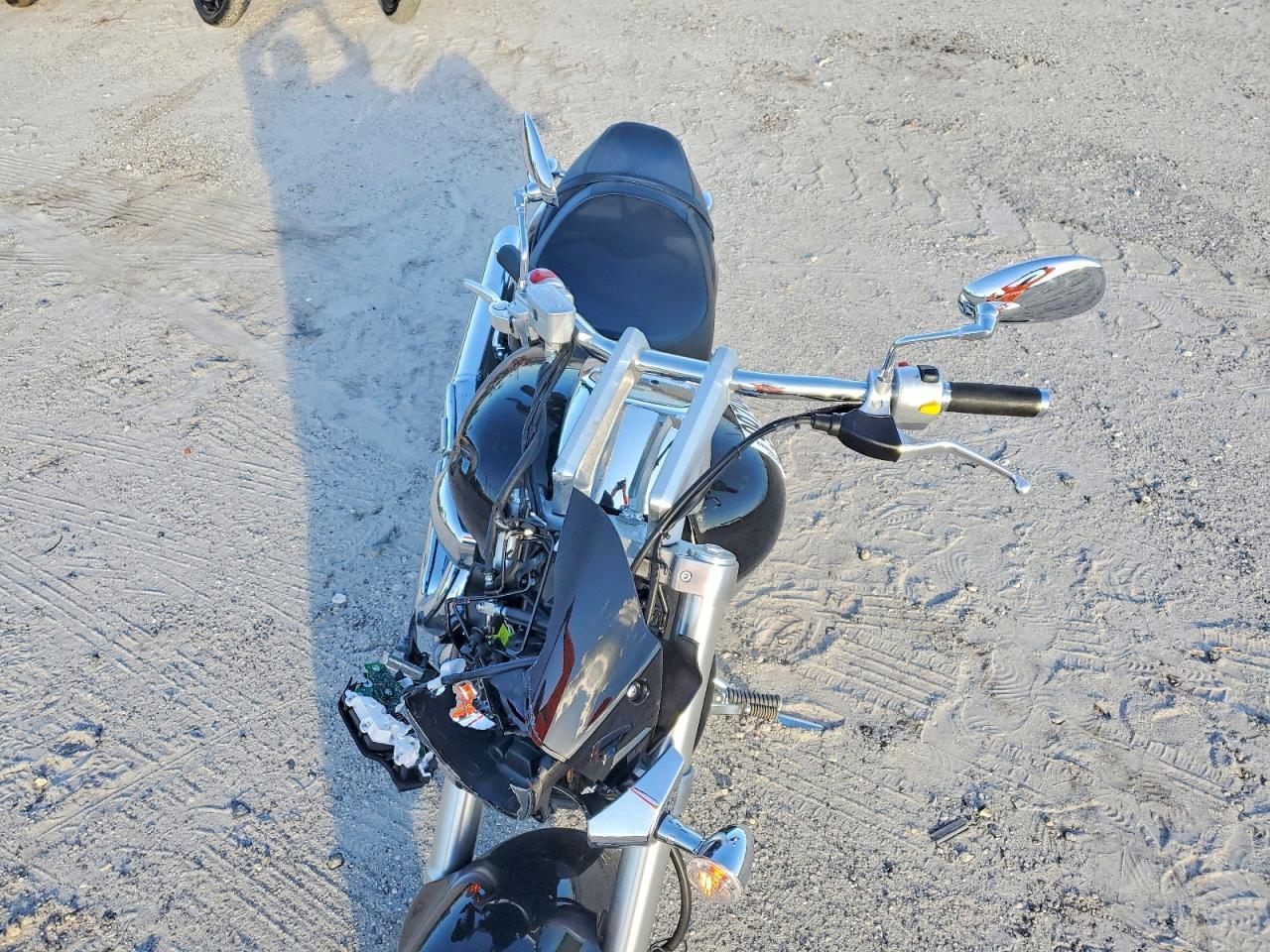 2025 Suzuki Vzr1800 - Фото 5