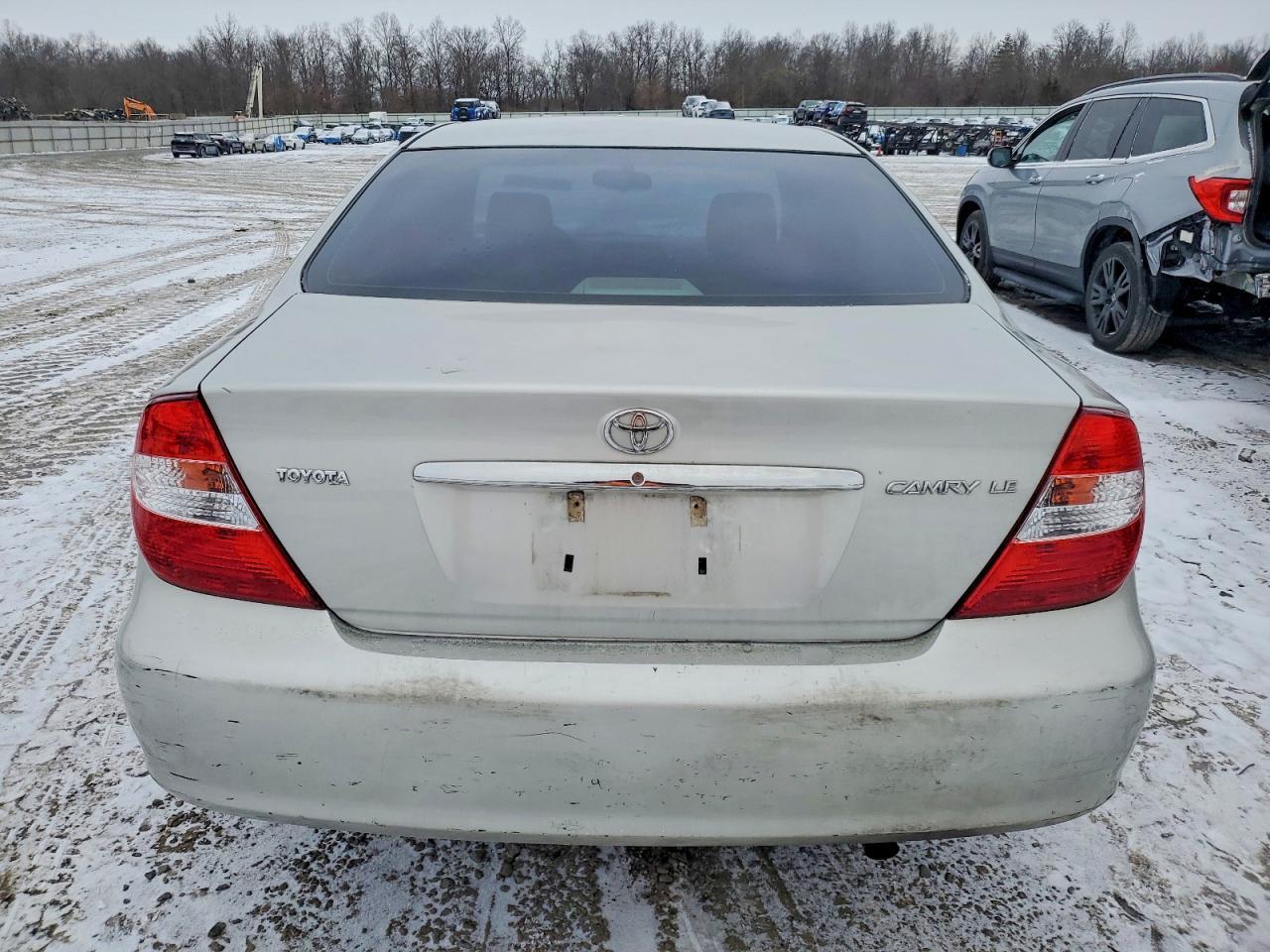 2004 Toyota Camry Le - Image 6