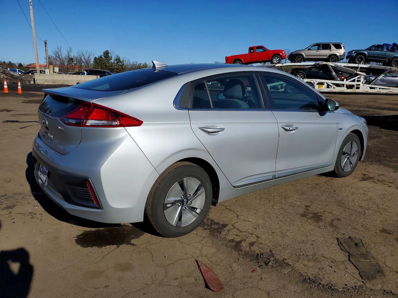 2020 Hyundai Ioniq Hybrid Se - Image 3