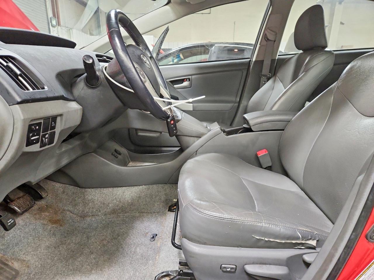 2010 Toyota Prius Iv - Фото 7