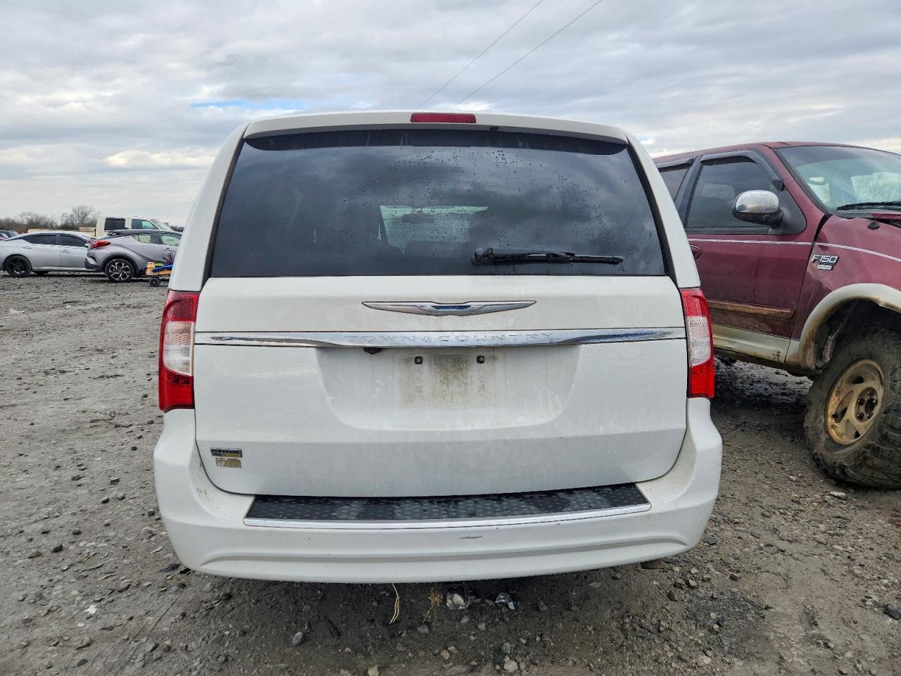 2015 Chrysler Town & Country Touring - Фото 6