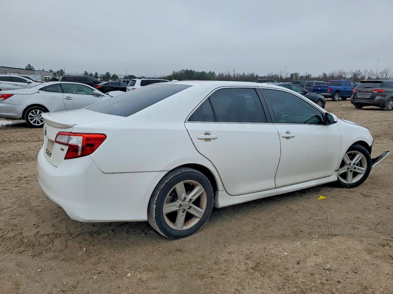 2013 Toyota Camry Se - Фото 3