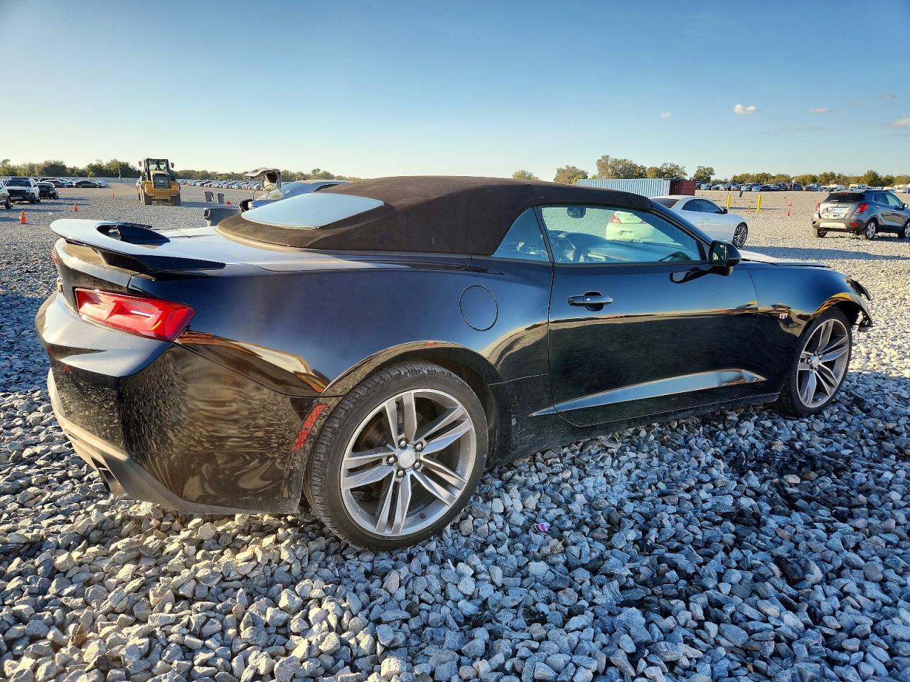 2017 Chevrolet Camaro Lt - Image 3