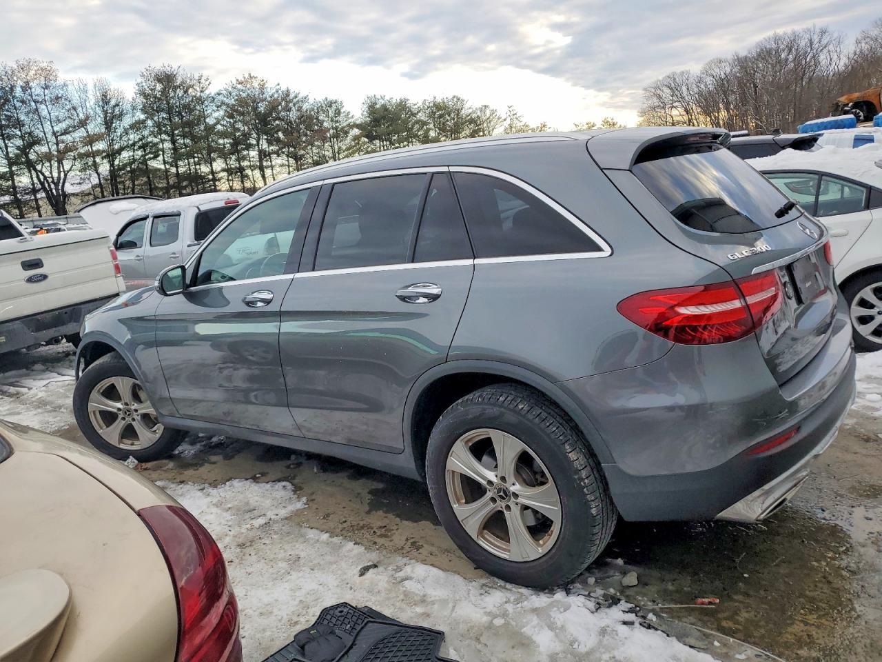 2018 Mercedes Benz Glc - Фото 2