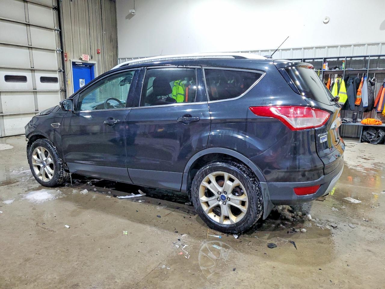 2015 Ford Escape Titanium - Фото 2