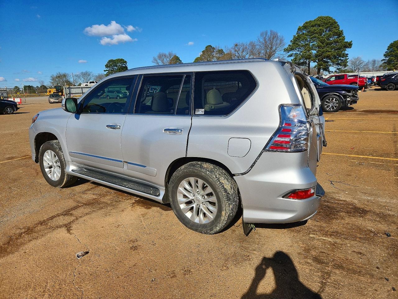 2018 Lexus Gx 460 - Image 2