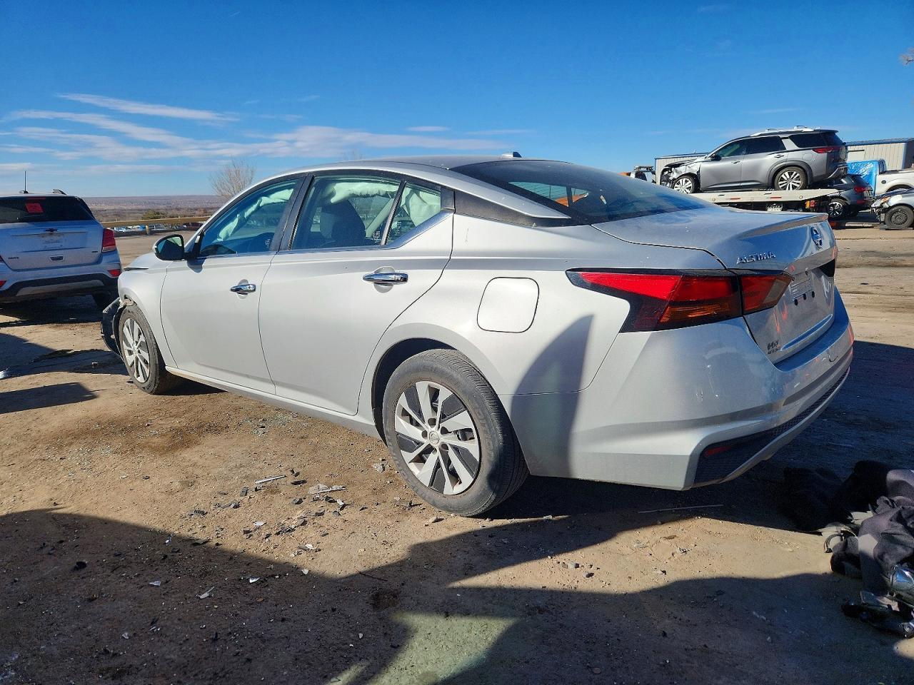 2020 Nissan Altima S - Фото 2