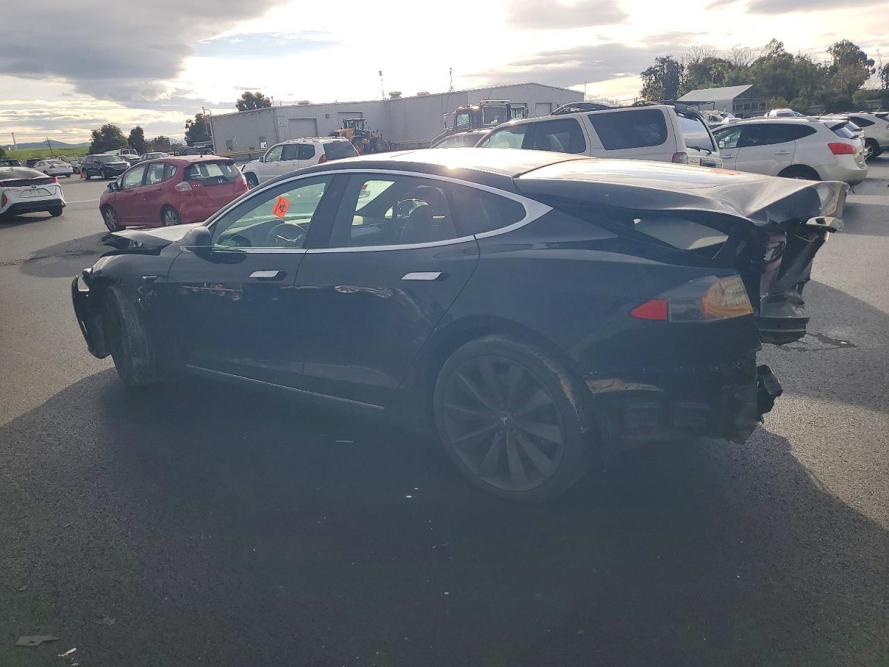 2017 Tesla Model S - Image 2