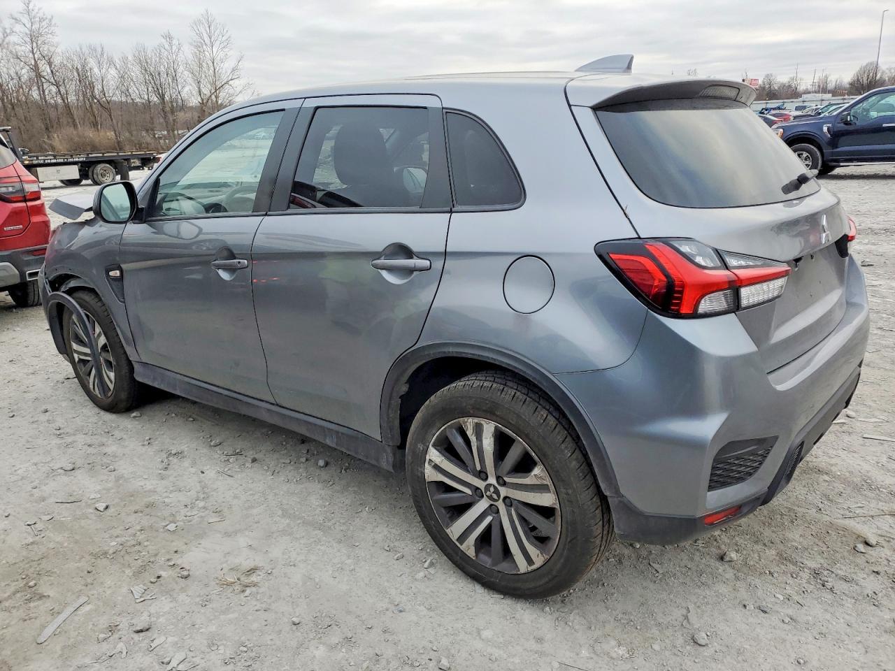 2022 Mitsubishi Outlander Sport Es - Image 2