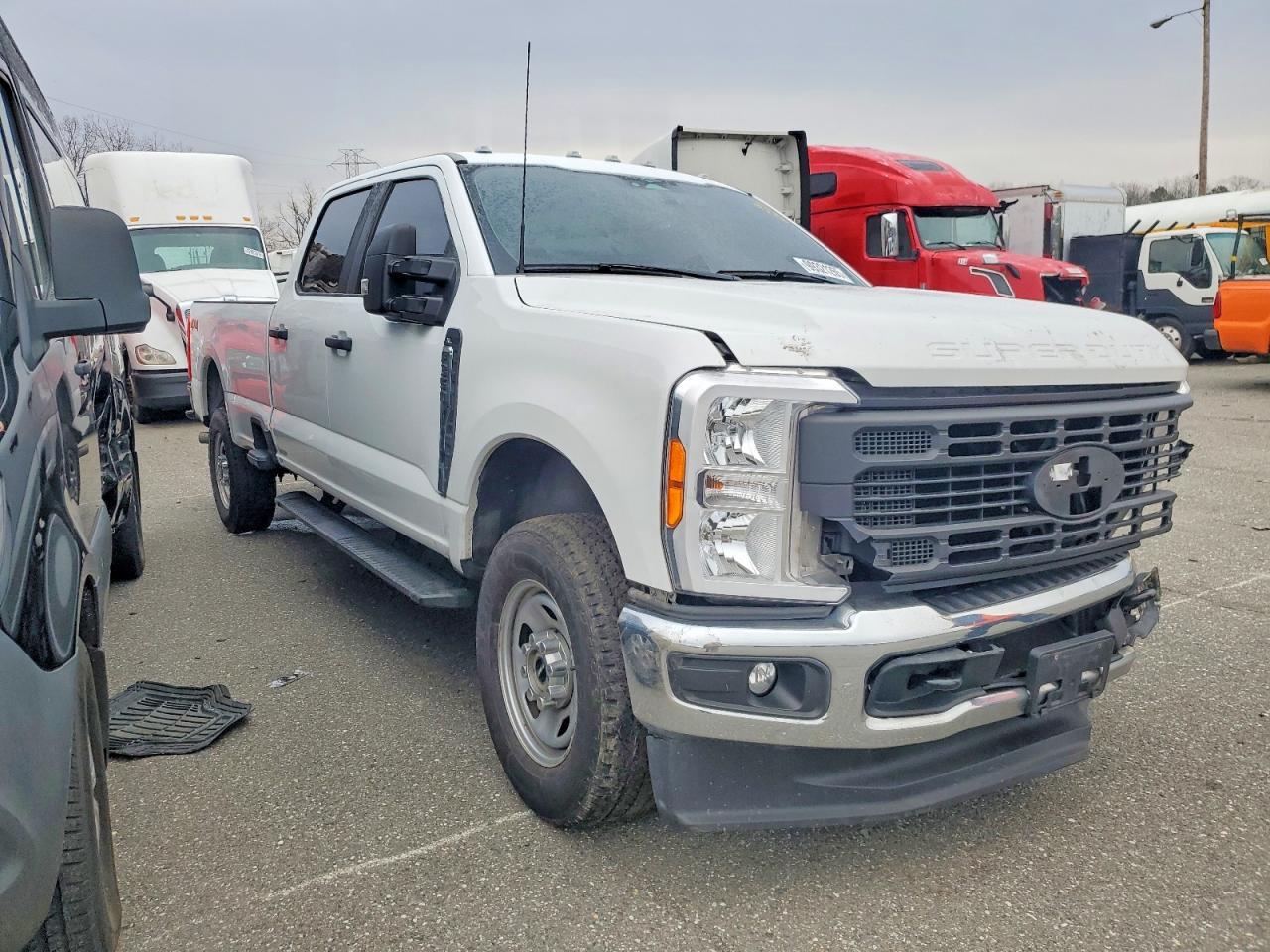 2023 Ford F350 Super Duty - Image 4