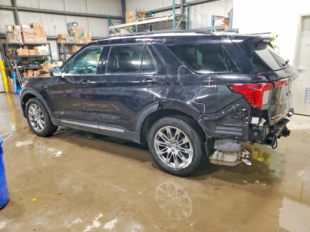2025 Ford Explorer Active - Фото 2