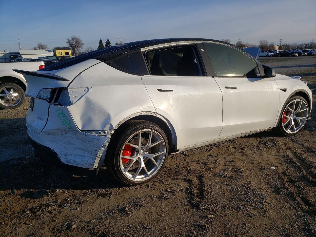 2022 Tesla Model Y - Фото 3