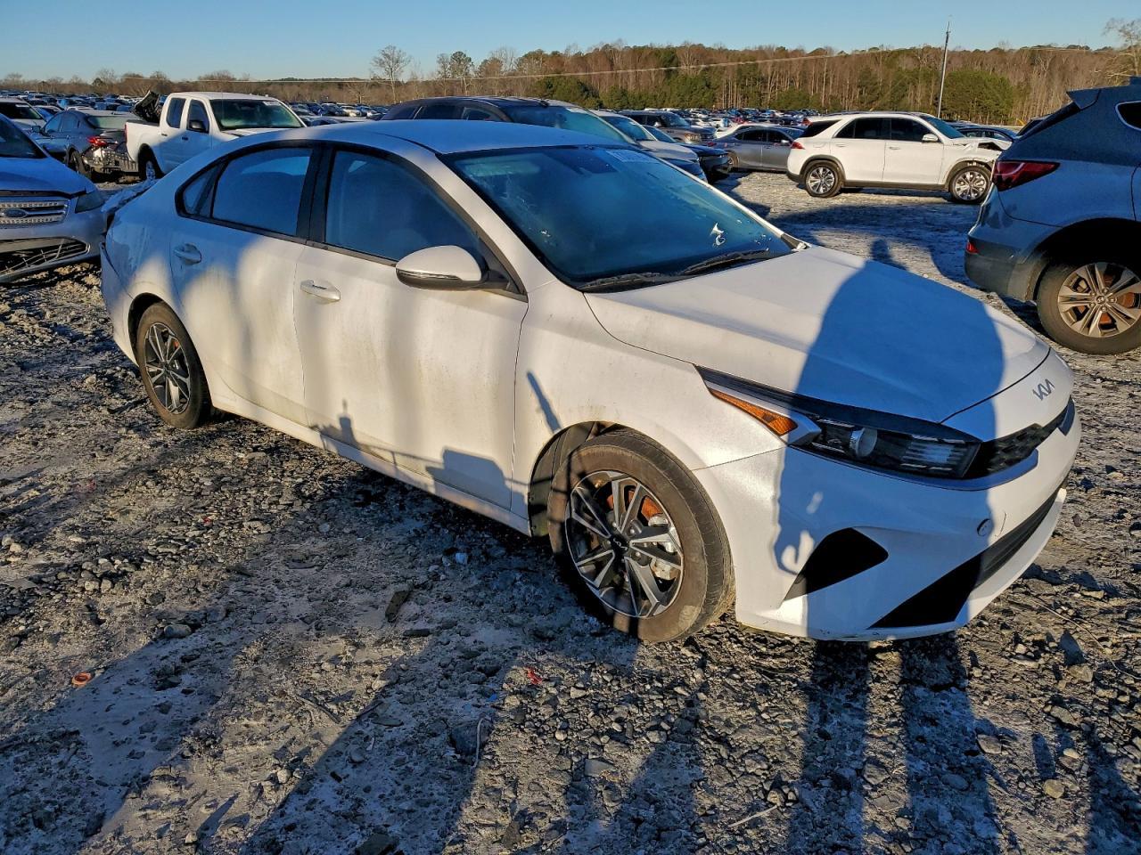 2022 Kia Forte Fe - Image 4