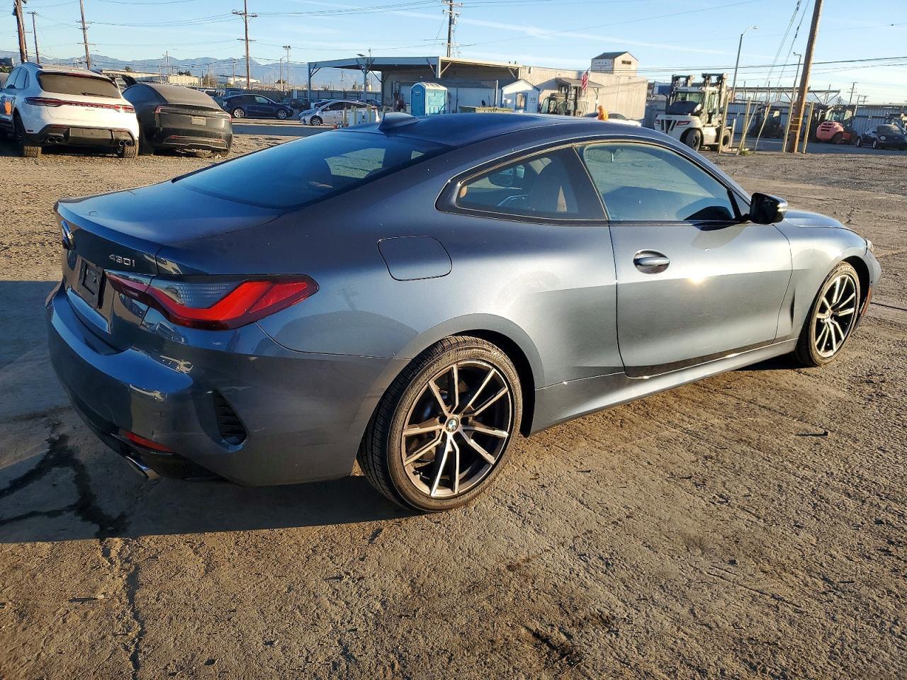 2022 BMW 430I - Фото 3